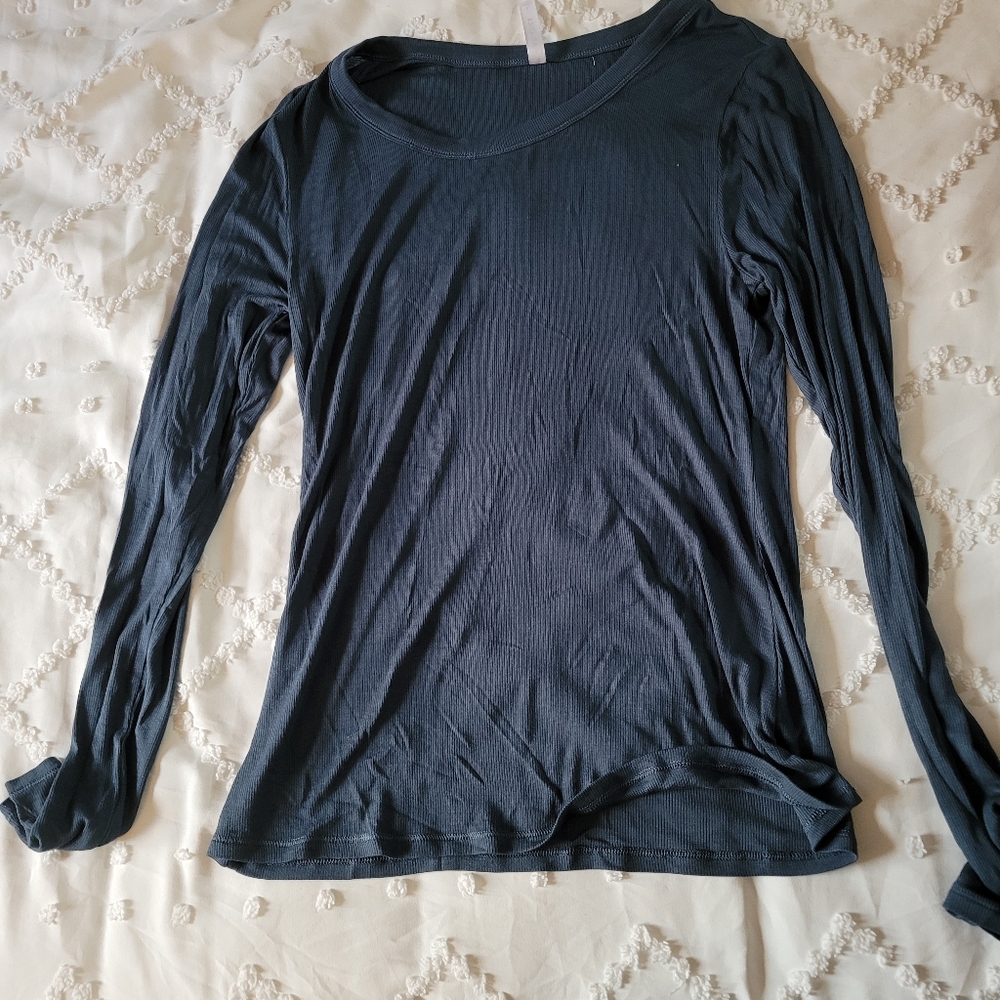 Nwot fabletics light weight ribbed long sleeve large